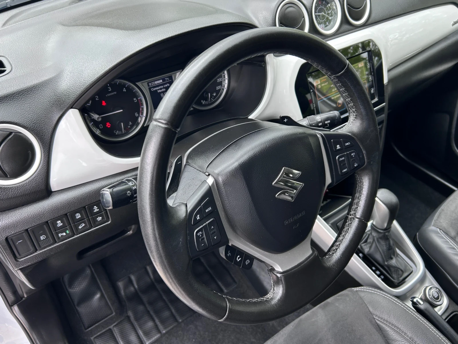 Suzuki Vitara AllGrip 1, 6 AUTOMATIC КОЖА, снимка 10 - Автомобили и джипове - 54379697