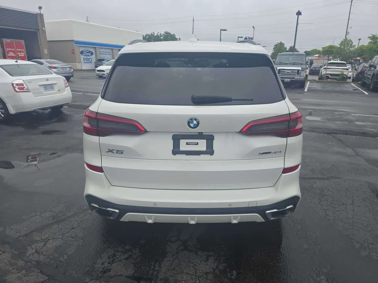 BMW X5 М ПАКЕТ/xDrive40i/ОБДУХ/ПОДГРЕВ/ПАНО/БЕЗ ИНЦИДЕНТИ, снимка 4 - Автомобили и джипове - 55053921