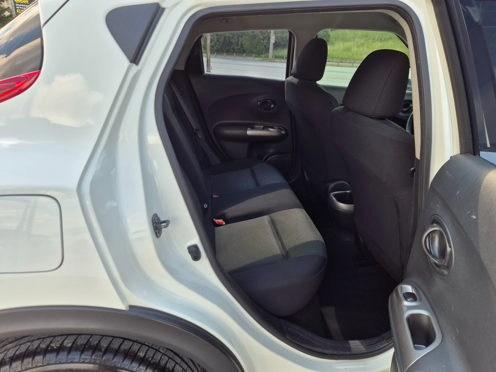 Nissan Juke 1.6i 94кс, снимка 10 - Автомобили и джипове - 55155836