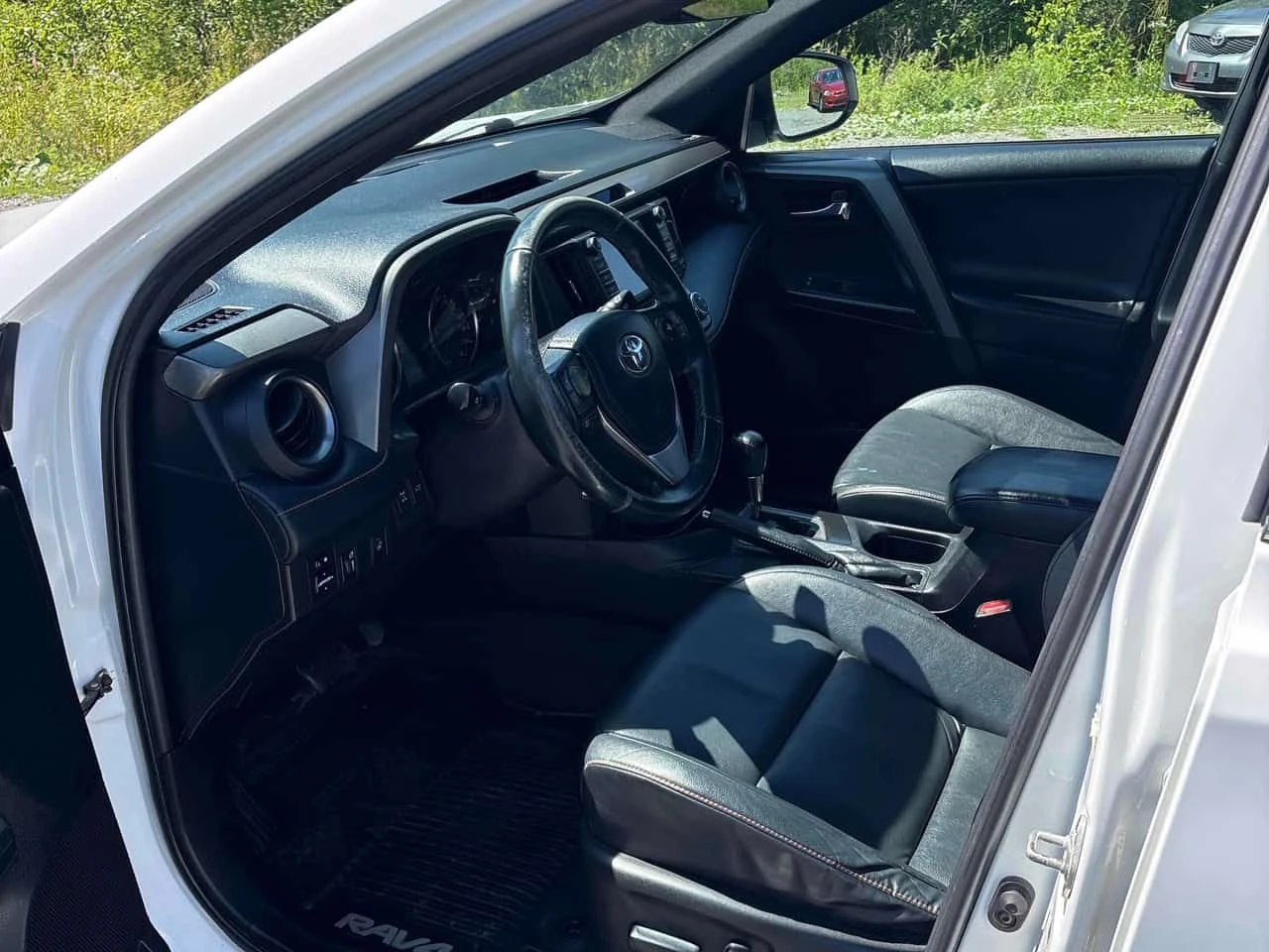 Toyota Rav4 * SE * АВТОКРЕДИТ БЕЗ ПЪРВОНАЧАЛНА ВНОСКА* , снимка 5 - Автомобили и джипове - 55546378