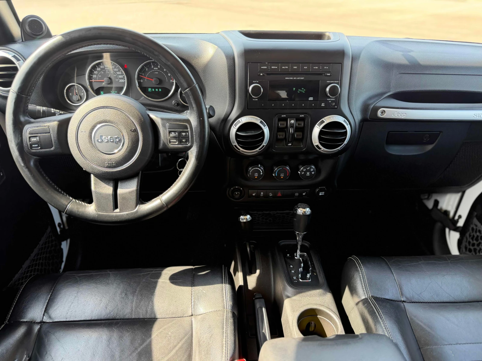 Jeep Wrangler Sahara * CARFAX * ПОДГРЕВ * АВТОКРЕДИТ * , снимка 9 - Автомобили и джипове - 56133095