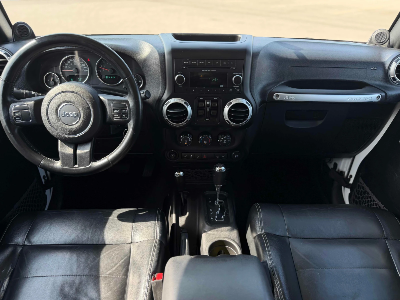Jeep Wrangler Sahara * CARFAX * ПОДГРЕВ * АВТОКРЕДИТ * , снимка 13 - Автомобили и джипове - 56133095