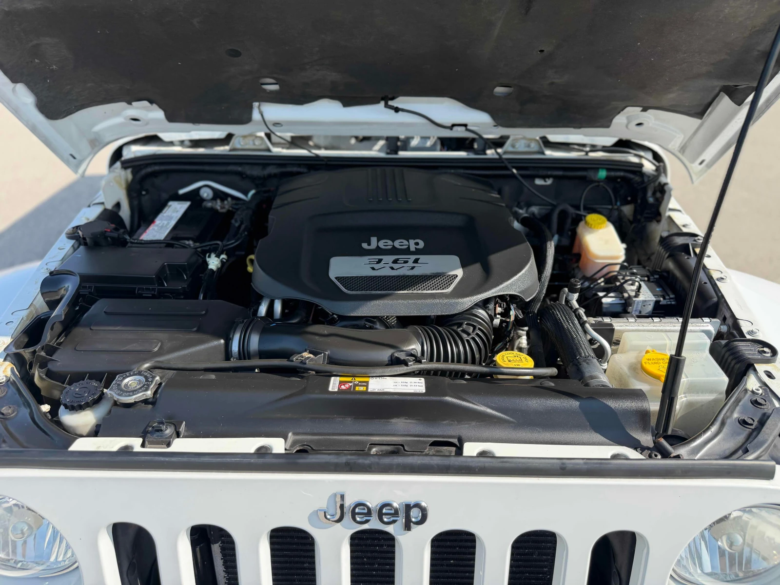 Jeep Wrangler Sahara * CARFAX * ПОДГРЕВ * АВТОКРЕДИТ * , снимка 15 - Автомобили и джипове - 56133095