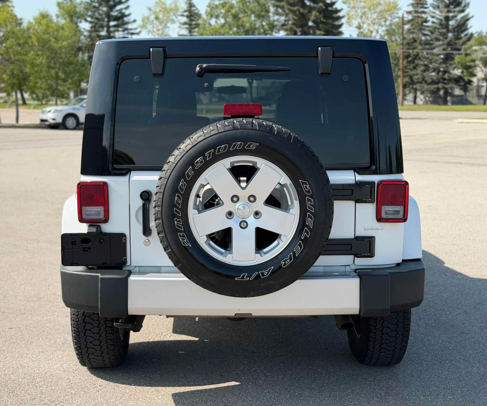 Jeep Wrangler Sahara * CARFAX * ПОДГРЕВ * АВТОКРЕДИТ * , снимка 4 - Автомобили и джипове - 56133095