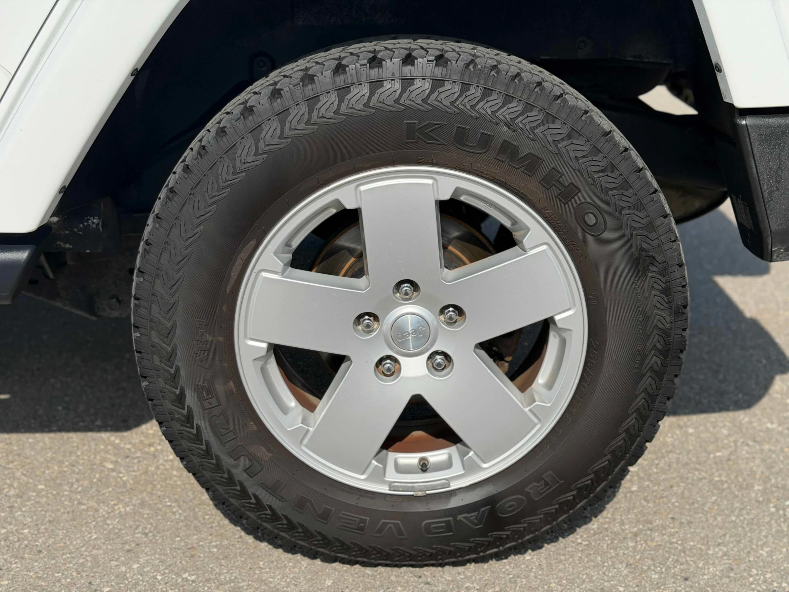 Jeep Wrangler Sahara * CARFAX * ПОДГРЕВ * АВТОКРЕДИТ * , снимка 7 - Автомобили и джипове - 56133095