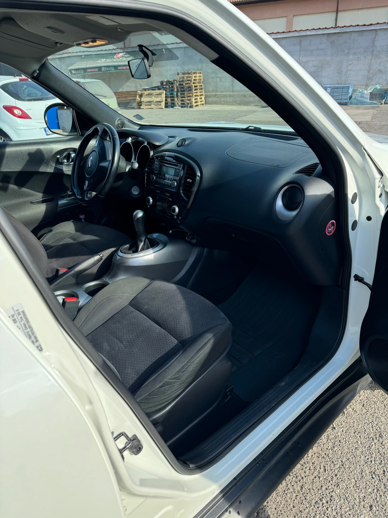 Nissan Juke 1.6, снимка 6 - Автомобили и джипове - 56255455