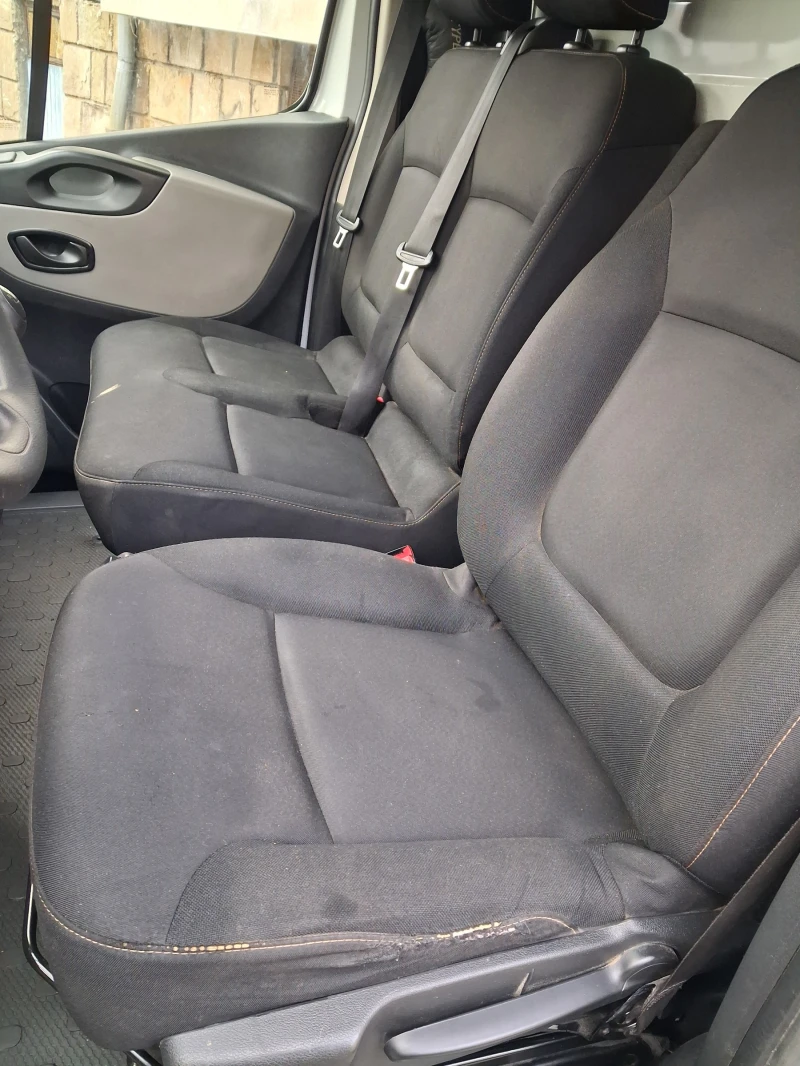 Renault Trafic CDTI, снимка 11 - Бусове и автобуси - 53524989