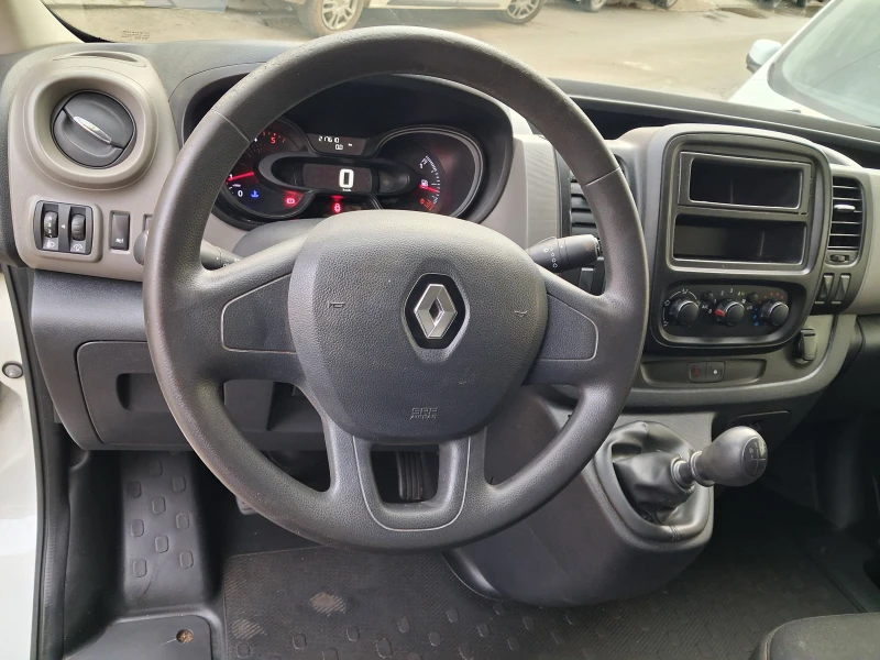 Renault Trafic CDTI, снимка 8 - Бусове и автобуси - 53524989