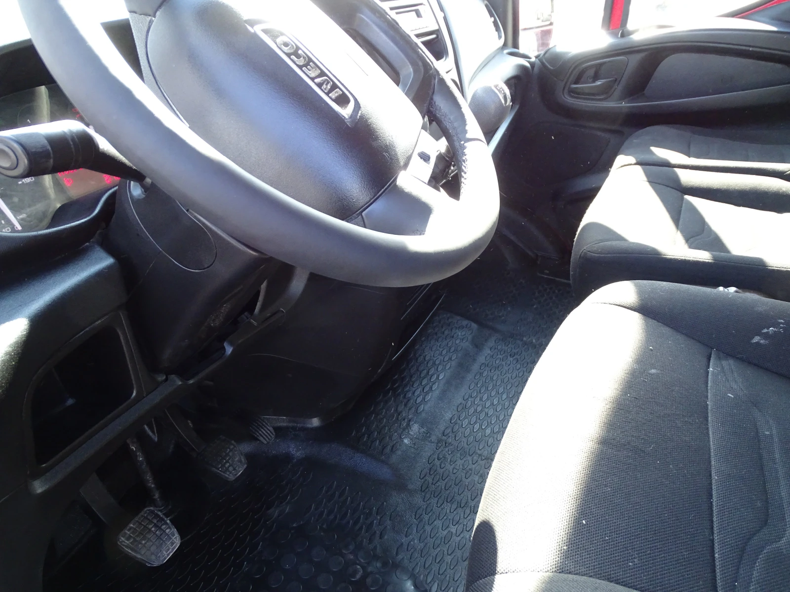 Iveco 35c15 3.0HPI  КАТ. * Б*  * * * ШЕРКОМ * * * , снимка 13 - Бусове и автобуси - 53617197