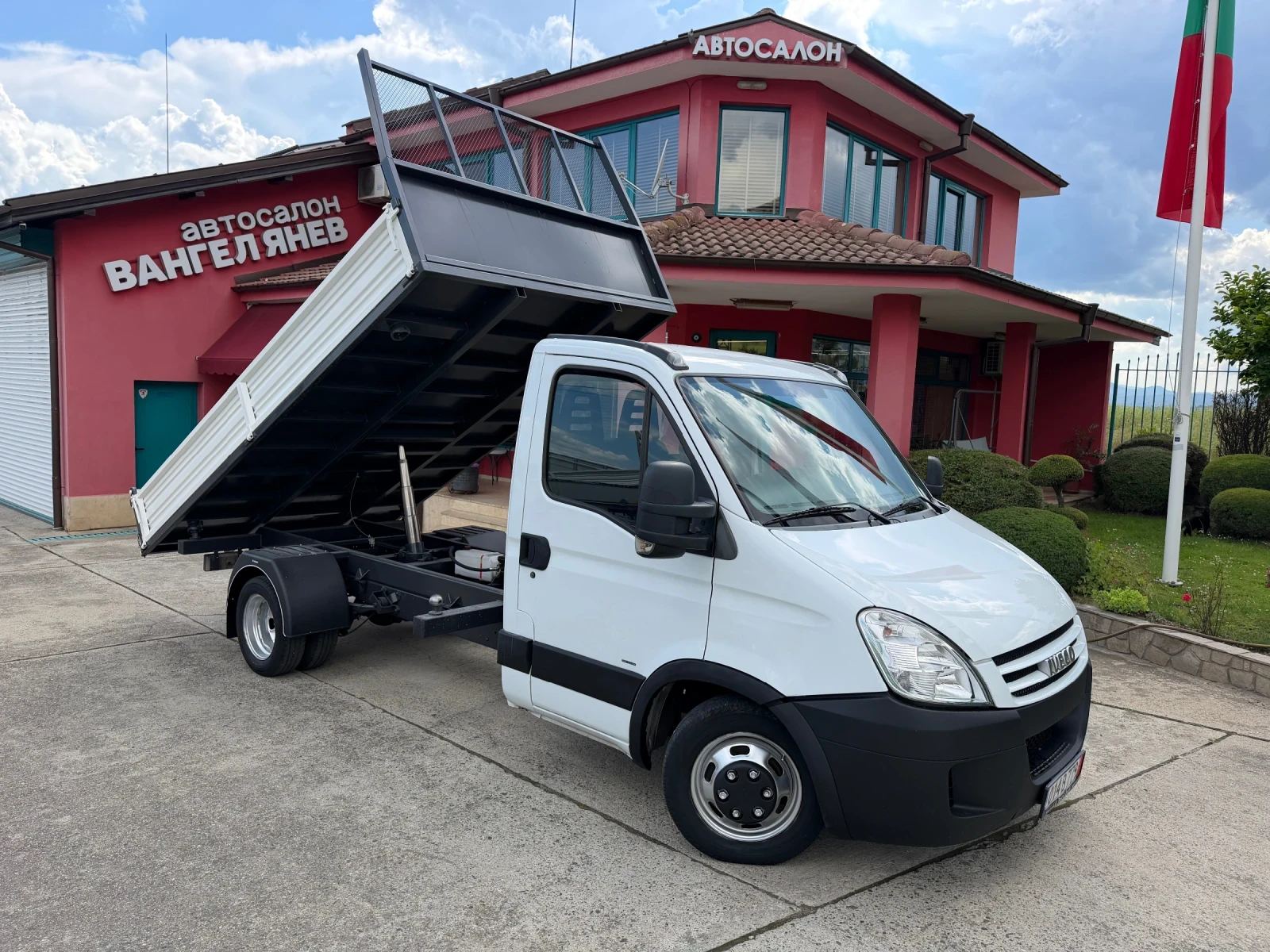 Iveco Daily 3.0 HPI* Климатик* Тристранен самосвал* 4.00м кош, снимка 13 - Бусове и автобуси - 54728493