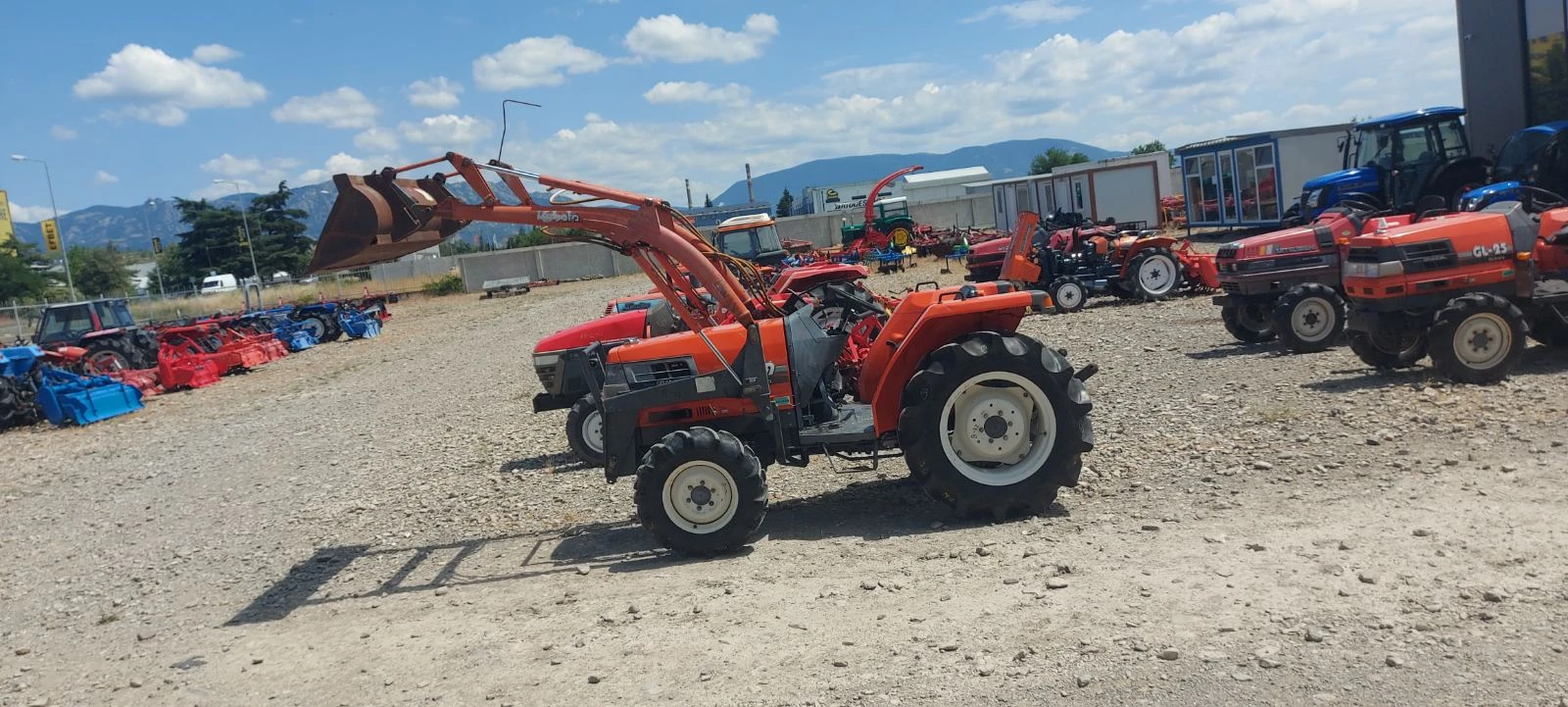 Трактор Kubota Техно груп - изображение 2