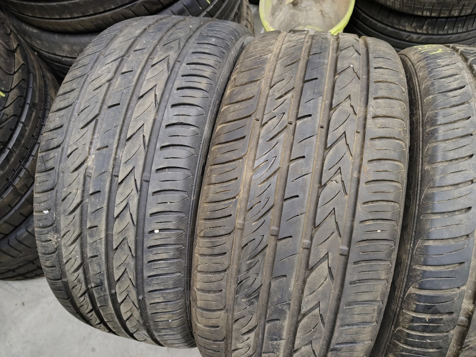 Гуми Летни 255/40R20, снимка 2 - Гуми и джанти - 53725507
