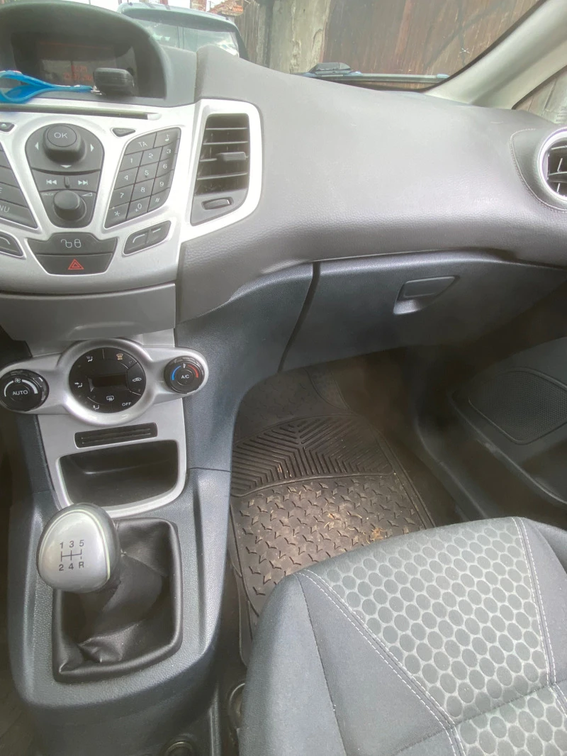 Ford Fiesta 1.4дизел, снимка 10 - Автомобили и джипове - 46694896