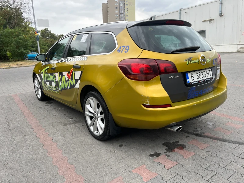 Opel Astra 1.4т Газ, снимка 4 - Автомобили и джипове - 47055687