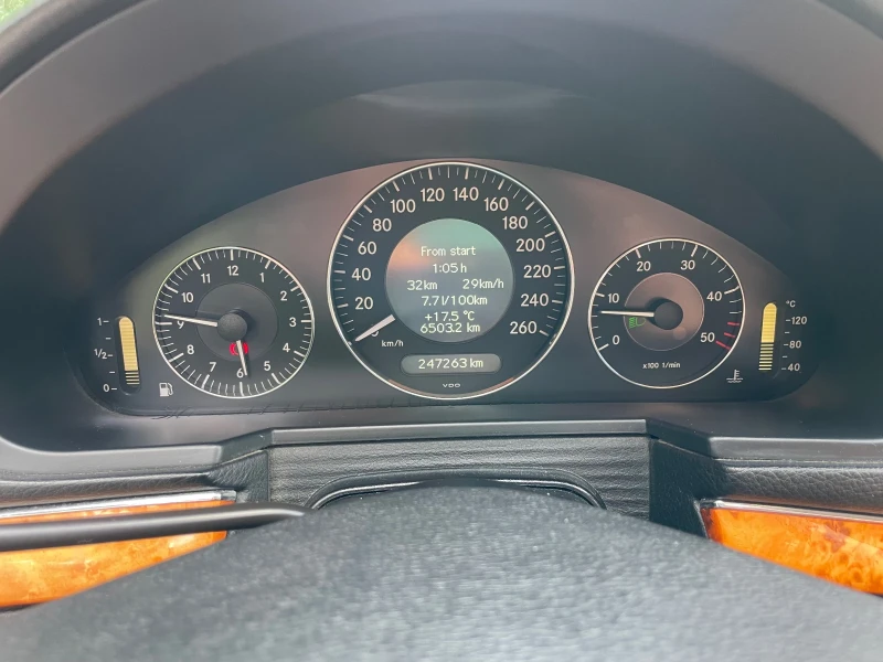 Mercedes-Benz E 220 EVO ELEGANCE, снимка 10 - Автомобили и джипове - 50454731