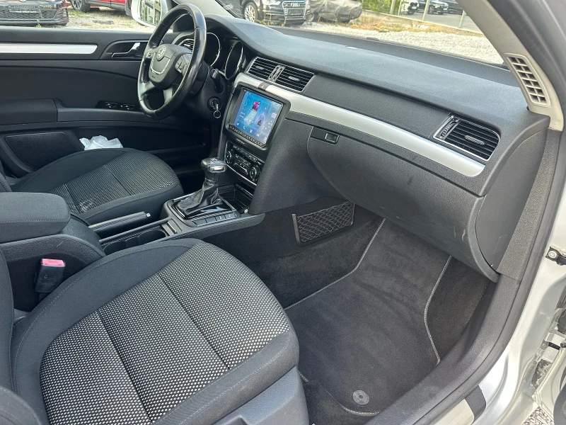 Skoda Superb АВТОМАТИК 4х4 , снимка 11 - Автомобили и джипове - 51228125