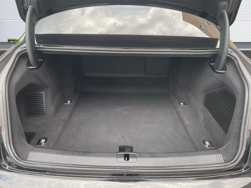Audi A8 50TDI/QUATTRO/286HP/AIR/PANO/LASER/HUD/MEMO/564f, снимка 8 - Автомобили и джипове - 51340405