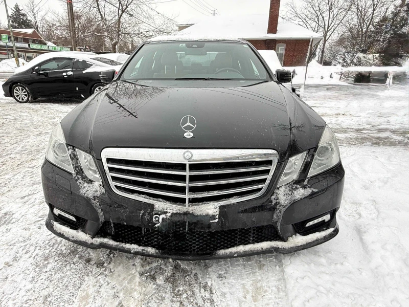 Mercedes-Benz E 350 * 4MATIC* AMG PACK* PANO* H&K* CARFAX* , снимка 4 - Автомобили и джипове - 53038529