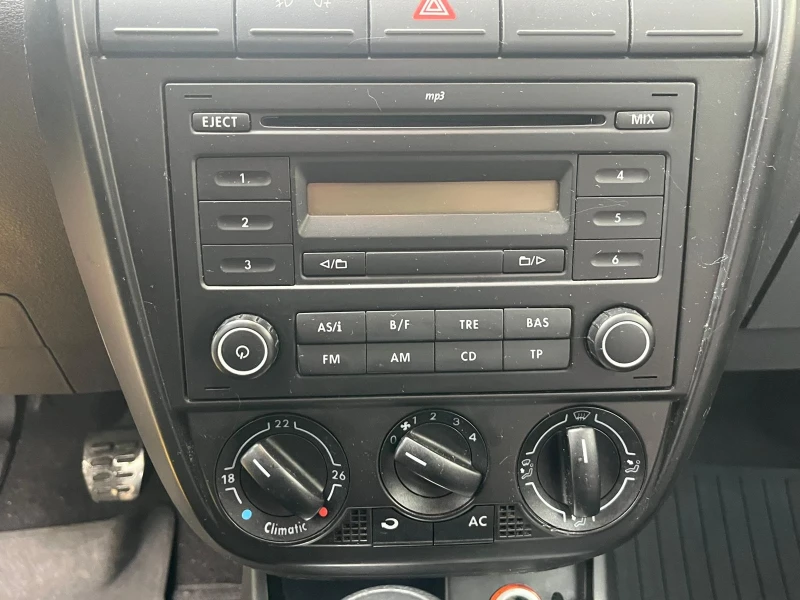 VW Fox 1.2 бензин, снимка 6 - Автомобили и джипове - 53570925