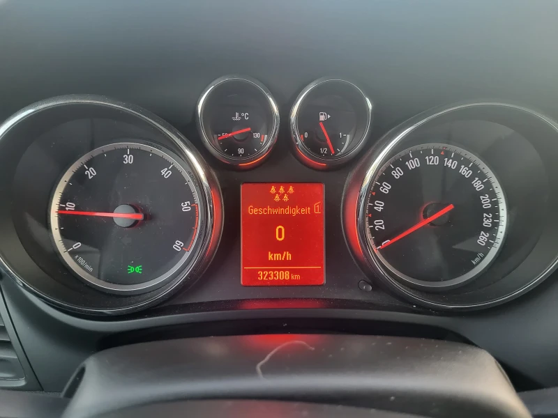 Opel Zafira 2.0 TOURER - 5200 лв. - 27720305 | Car24.bg