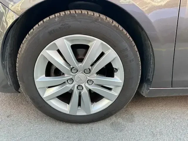 Peugeot 308 Комби, снимка 15 - Автомобили и джипове - 51097875