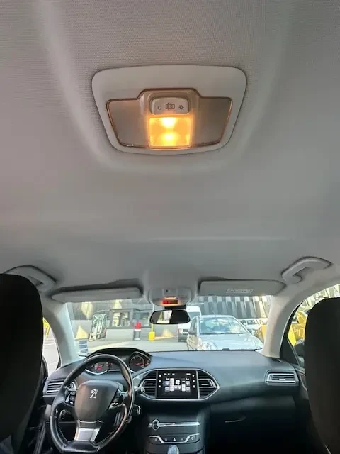 Peugeot 308 Комби, снимка 12 - Автомобили и джипове - 51097875