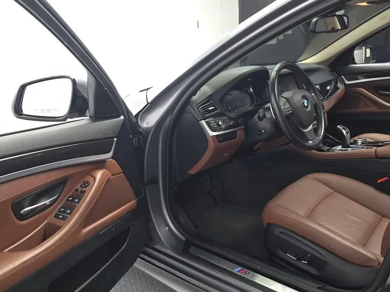 BMW 528 I xDrive M Aerodynamics - САМО 30% АВАНС, снимка 10 - Автомобили и джипове - 55803162