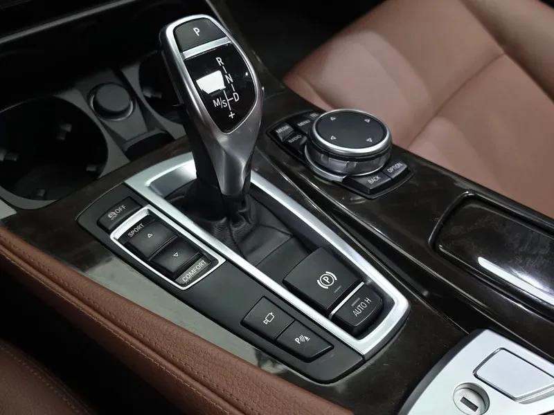 BMW 528 I xDrive M Aerodynamics - САМО 30% АВАНС, снимка 9 - Автомобили и джипове - 55803162