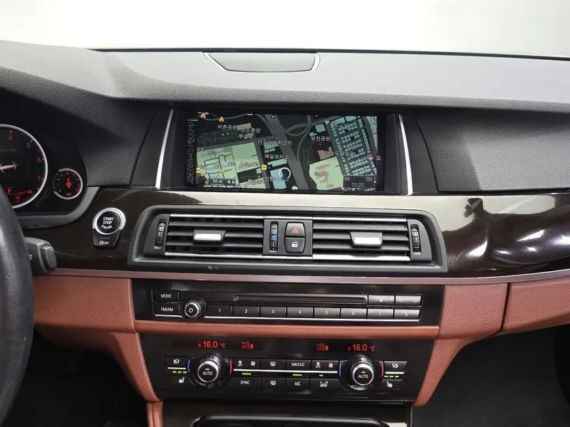 BMW 528 I xDrive M Aerodynamics - САМО 30% АВАНС, снимка 14 - Автомобили и джипове - 55803162