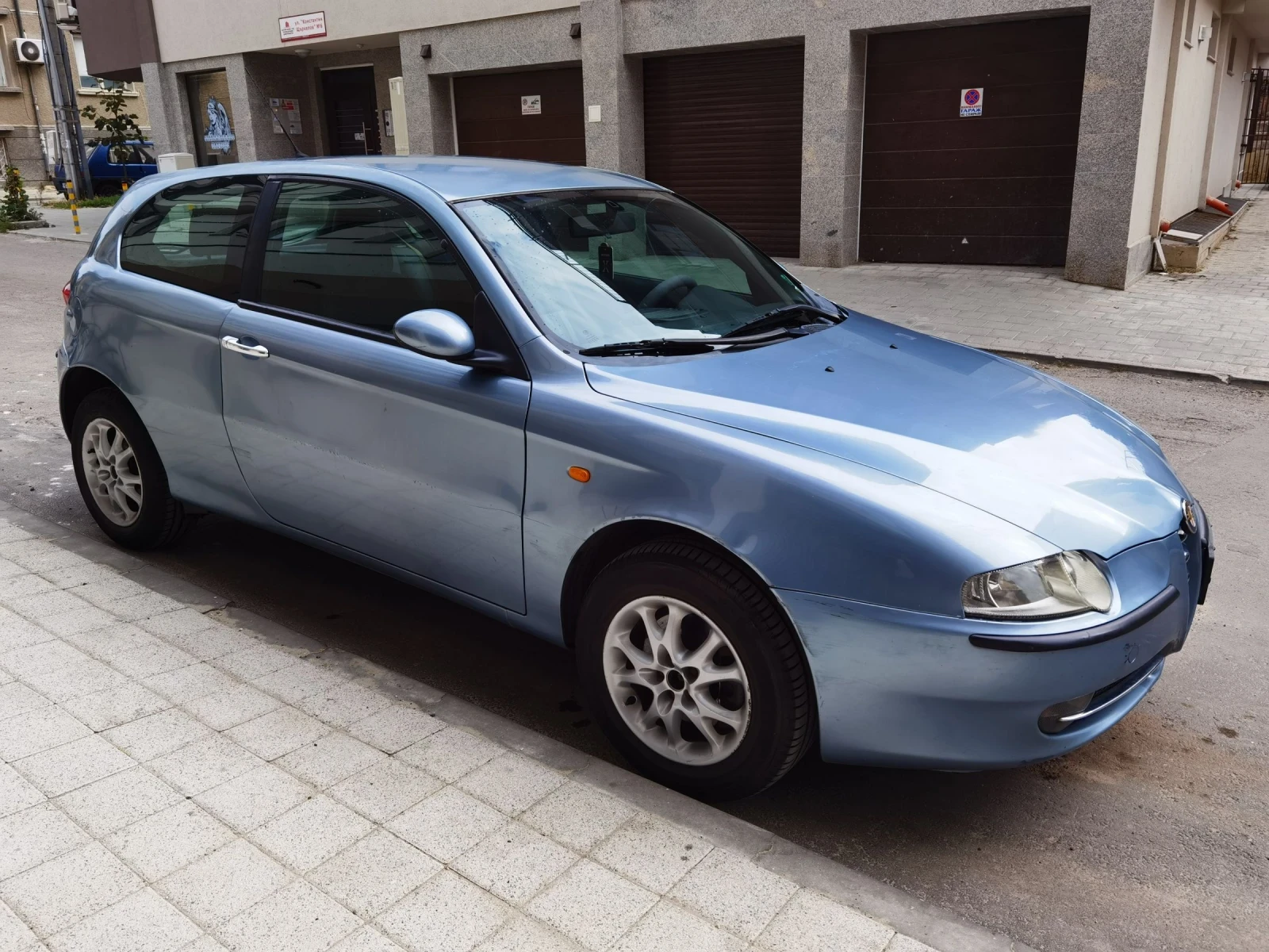 Alfa Romeo 147 1.9 JTD - изображение 2