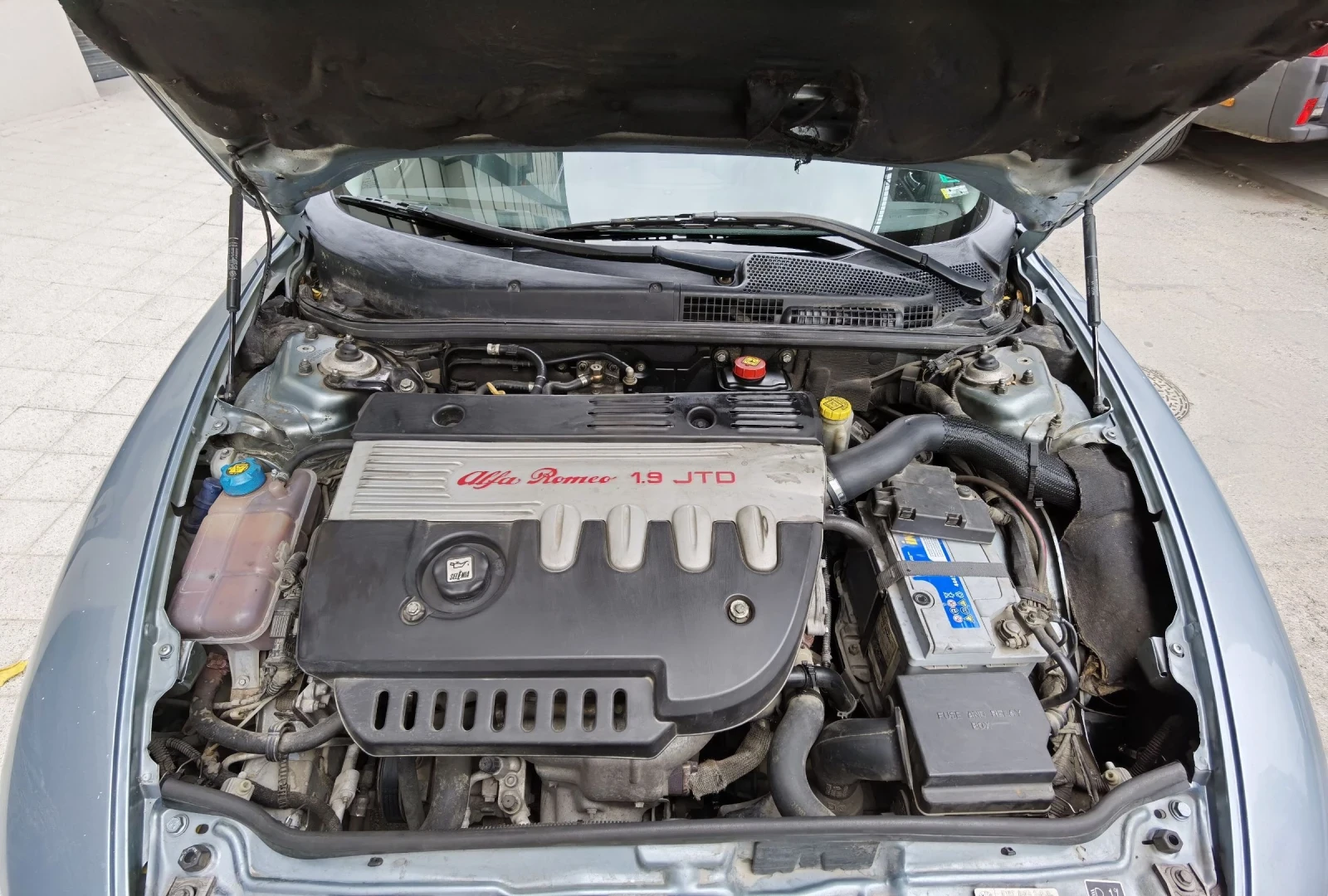Alfa Romeo 147 1.9 JTD - изображение 6