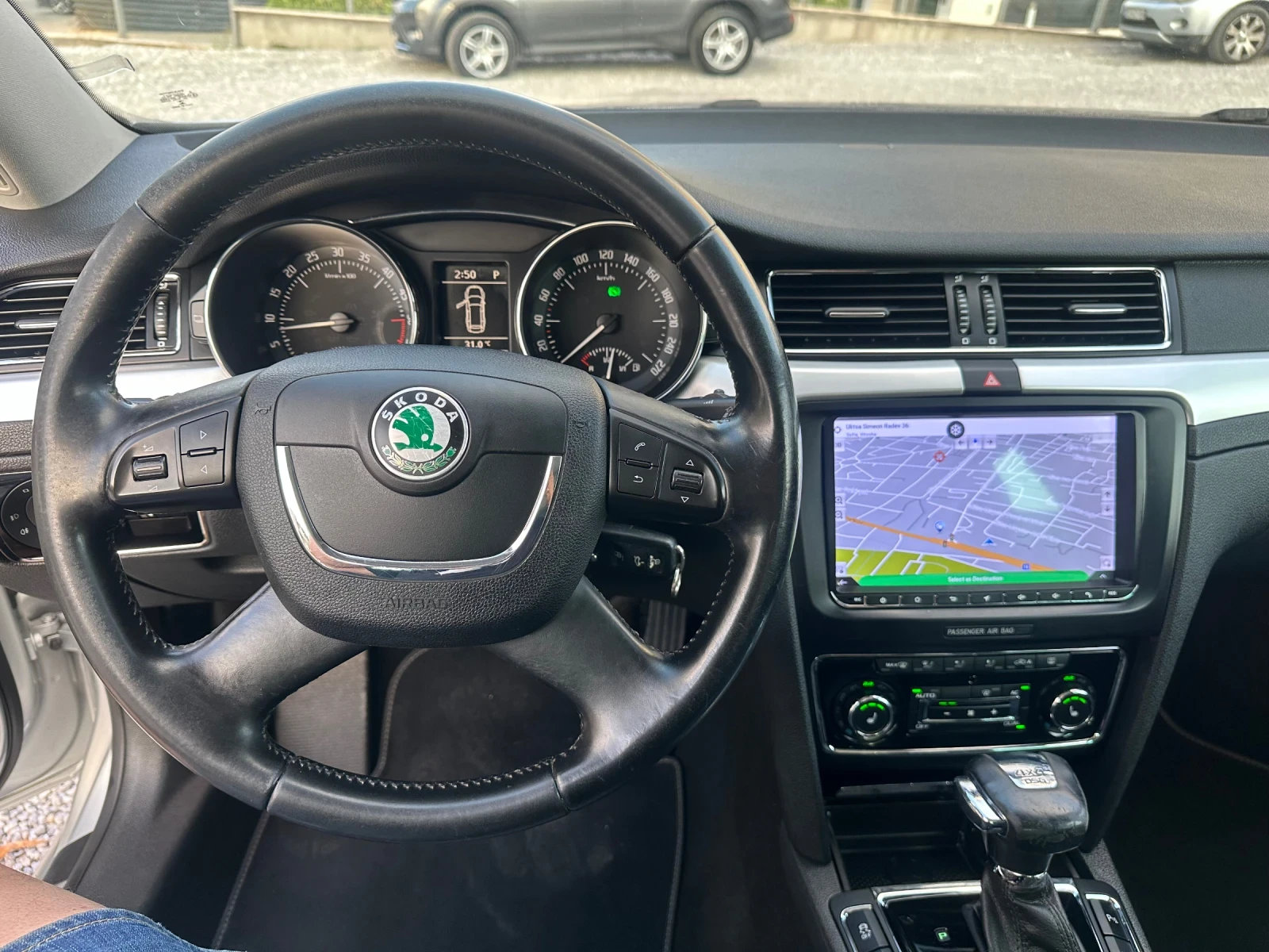 Skoda Superb  44  | Mobile.bg   12