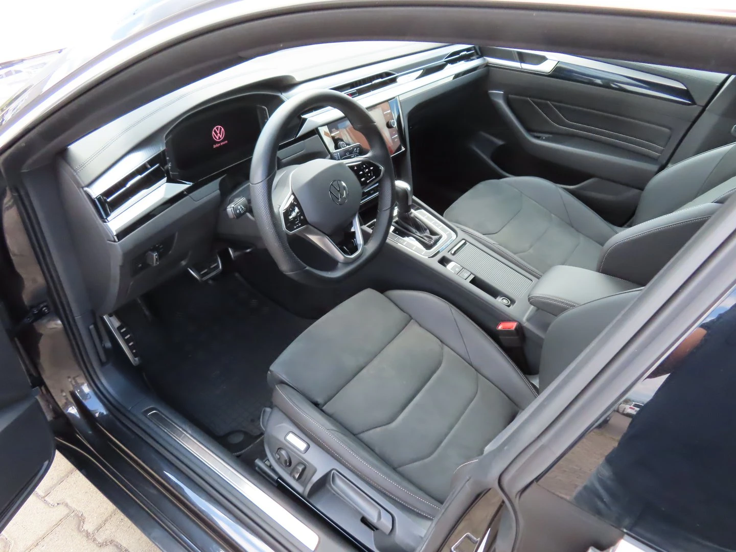 VW Arteon R-Line 2.0 TDI SCR 4MOTION DSG - изображение 4