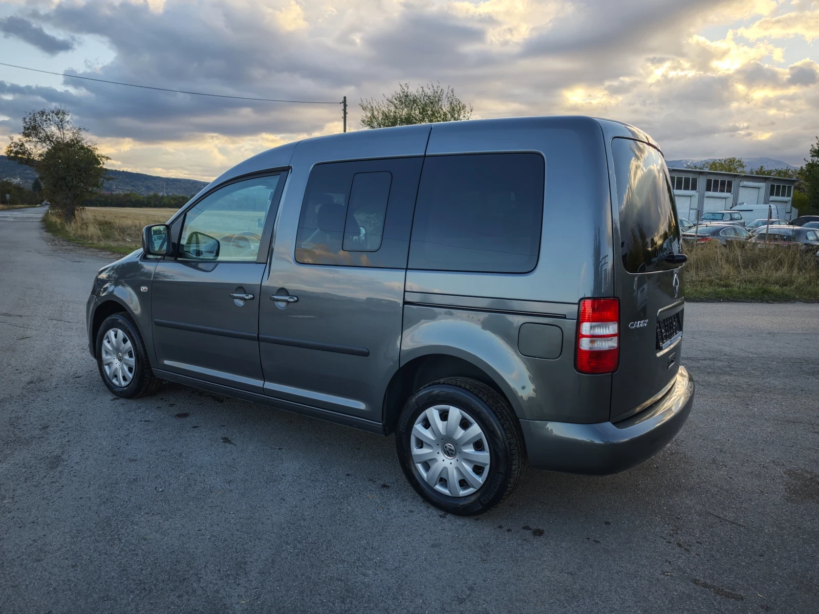 VW Caddy 2.0i-ECOFUEL - изображение 4