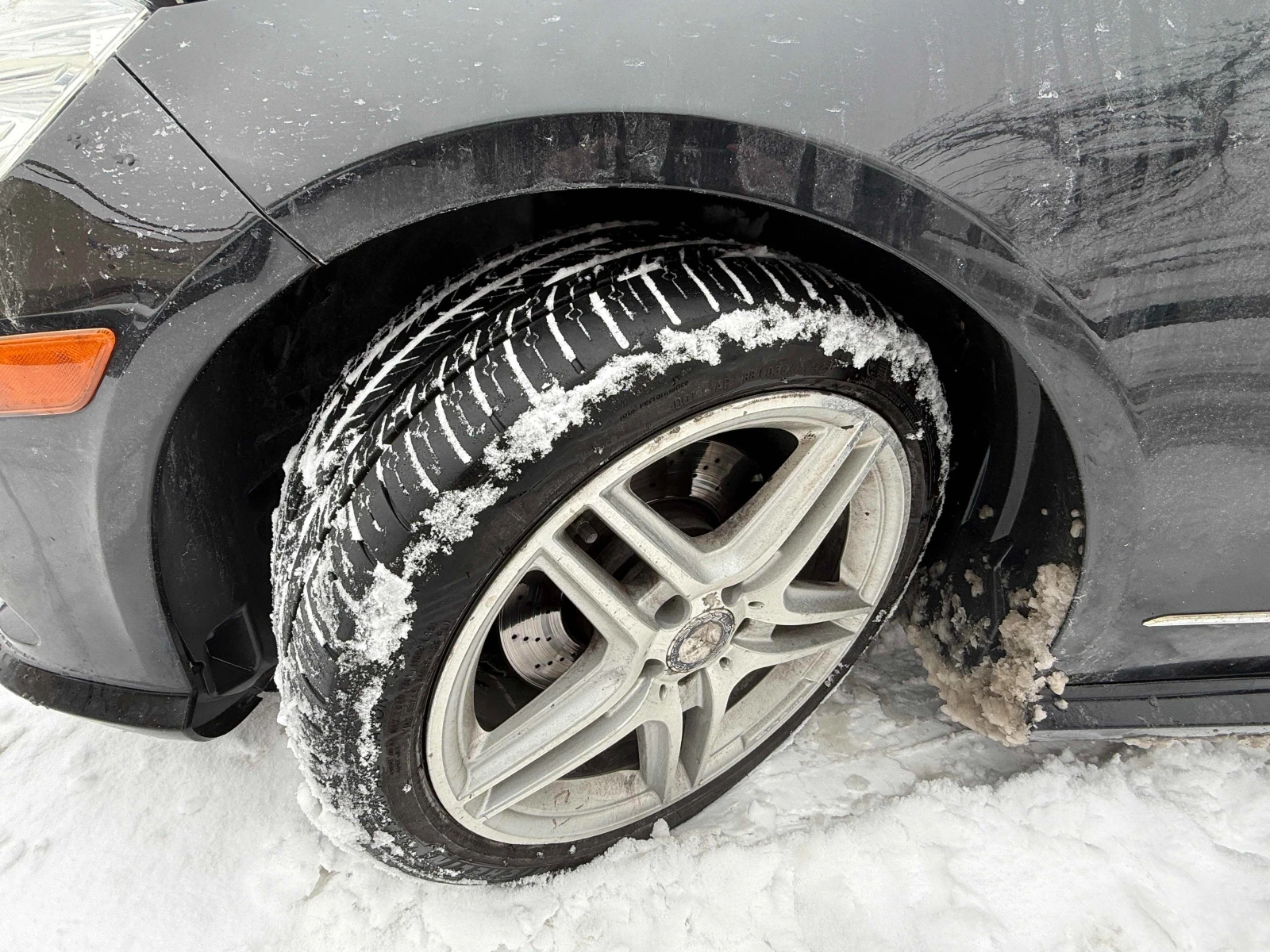 Mercedes-Benz E 350 * 4MATIC* AMG PACK* PANO* H&K* CARFAX*  - изображение 6