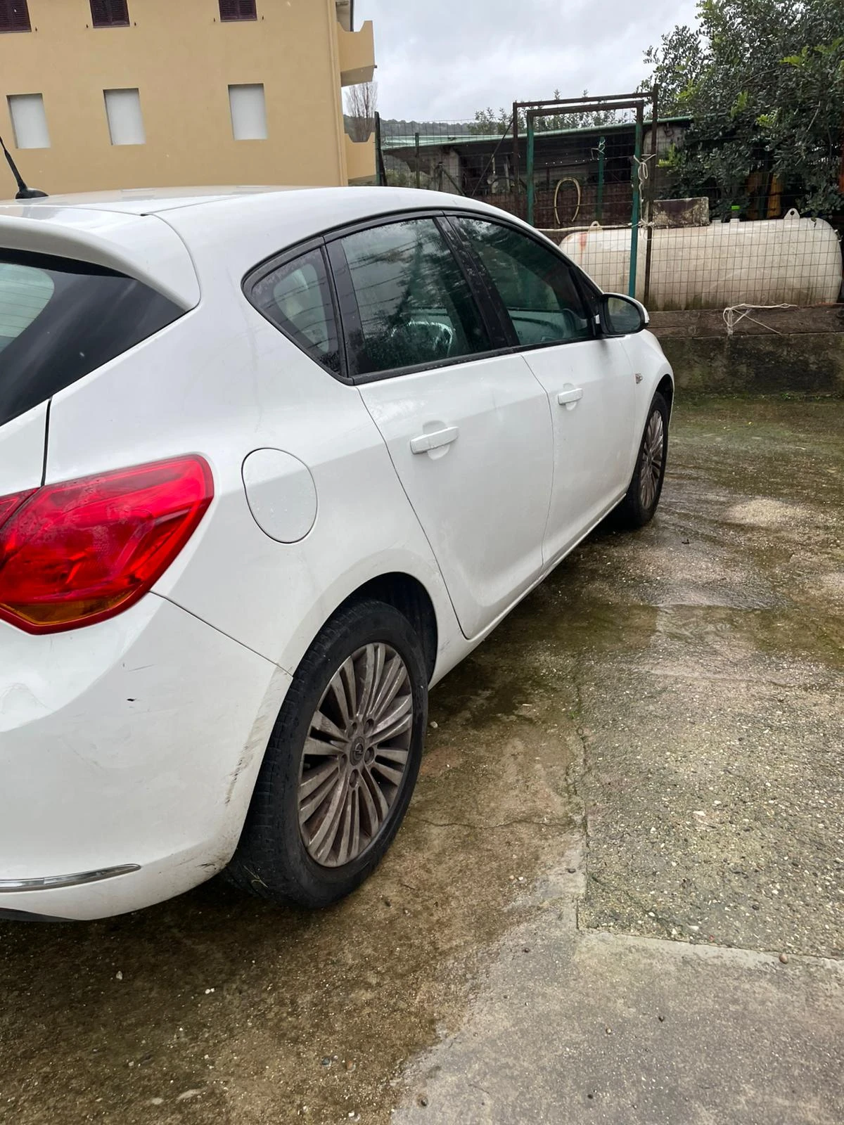 Opel Astra 1.6CDTI NAVIкожа, снимка 2 - Автомобили и джипове - 53712270