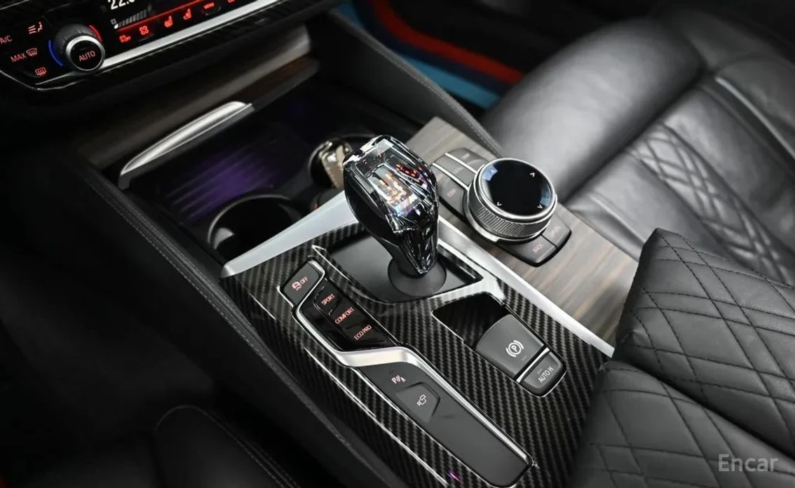 BMW 530 xDrive* M-Sport Plus* HEAD-UP* 360 CAM* ГЕНЕРАЦИЯ*, снимка 13 - Автомобили и джипове - 53862397