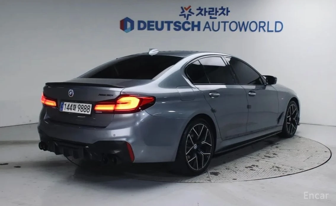 BMW 530 xDrive* M-Sport Plus* HEAD-UP* 360 CAM* ГЕНЕРАЦИЯ*, снимка 3 - Автомобили и джипове - 53862397