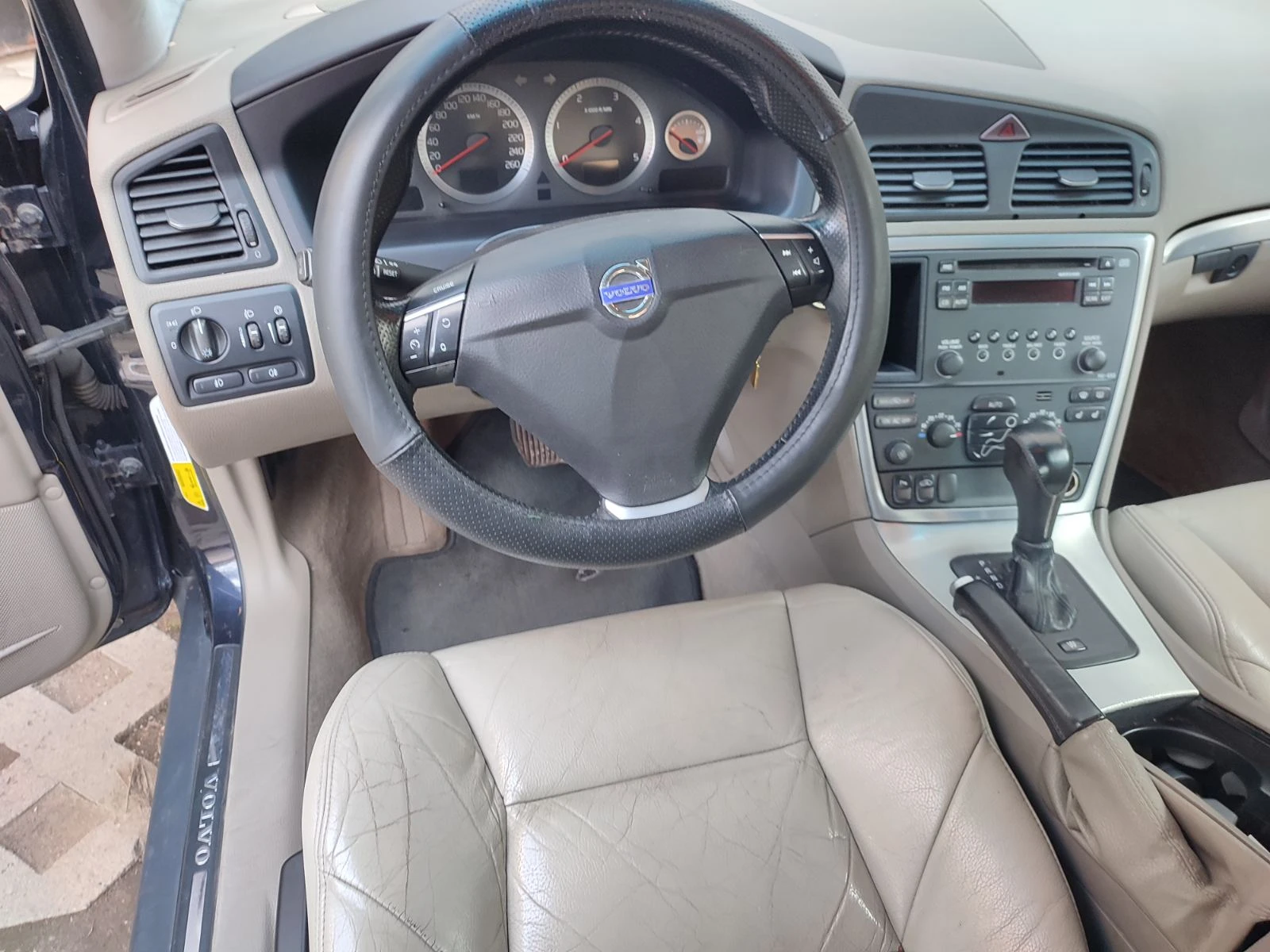 Volvo S60 2.4 D5, снимка 4 - Автомобили и джипове - 54544695