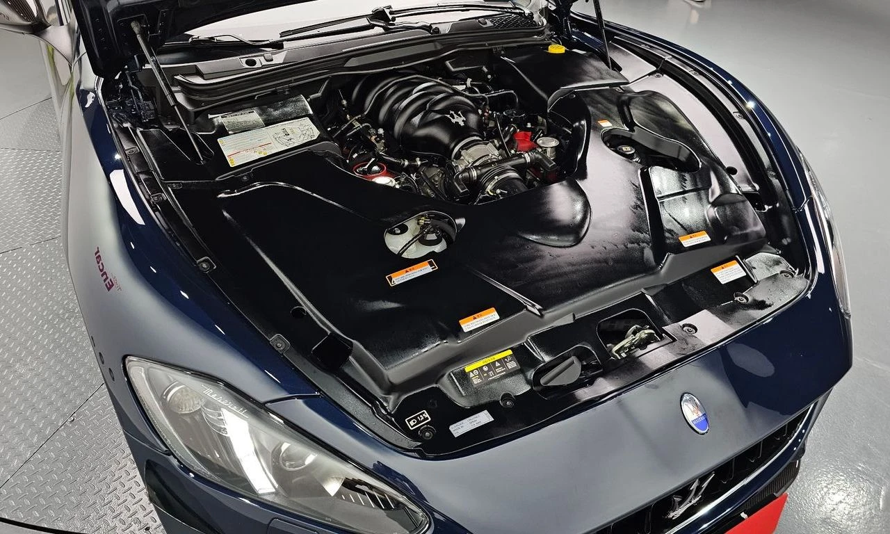 Maserati GranTurismo 4.7 SPORT* КОЖА* ПОДГРЕВ* КАМЕРИ* BOSE, снимка 5 - Автомобили и джипове - 54608466