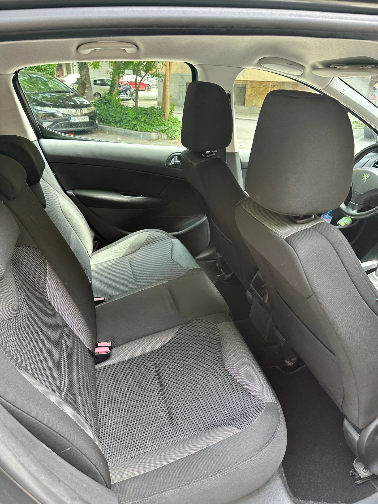 Peugeot 308 1.6 HDI, снимка 9 - Автомобили и джипове - 54724379