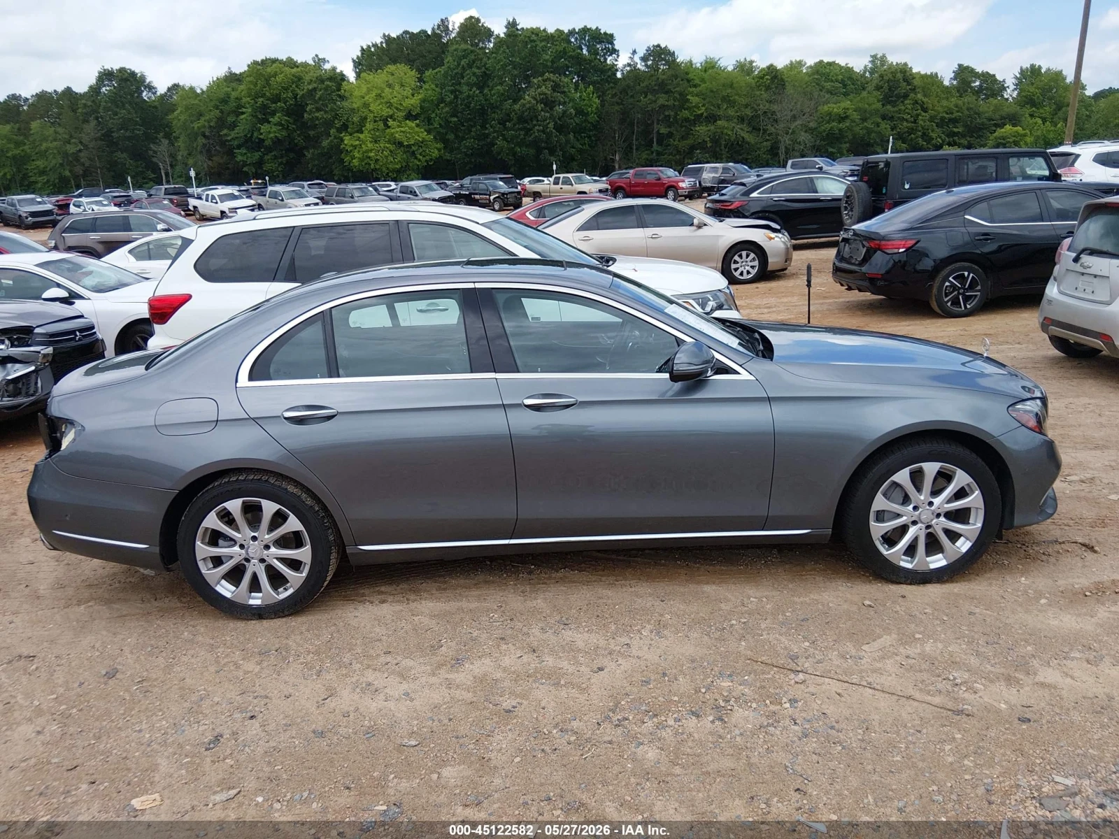 Mercedes-Benz E 300 4MATIC LUXURY* ПОДГРЕВ* BURMESTER* АМБИЕНТ* КАМЕРА, снимка 7 - Автомобили и джипове - 54810932