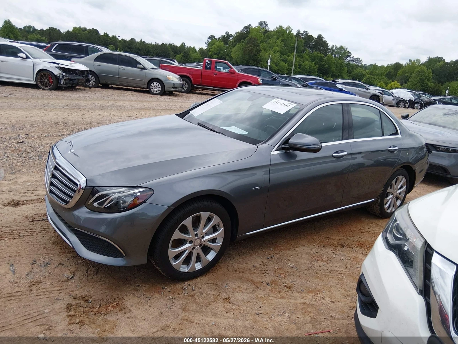 Mercedes-Benz E 300 4MATIC LUXURY* ПОДГРЕВ* BURMESTER* АМБИЕНТ* КАМЕРА, снимка 3 - Автомобили и джипове - 54810932
