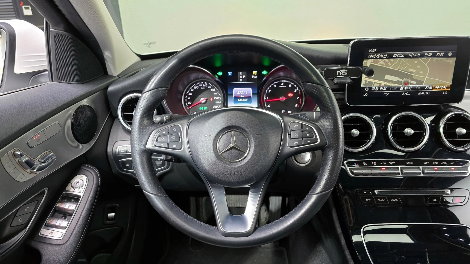 Mercedes-Benz C 200 C200 Avantgarde | HUD | MEMORY | Панорама, снимка 9 - Автомобили и джипове - 55432411
