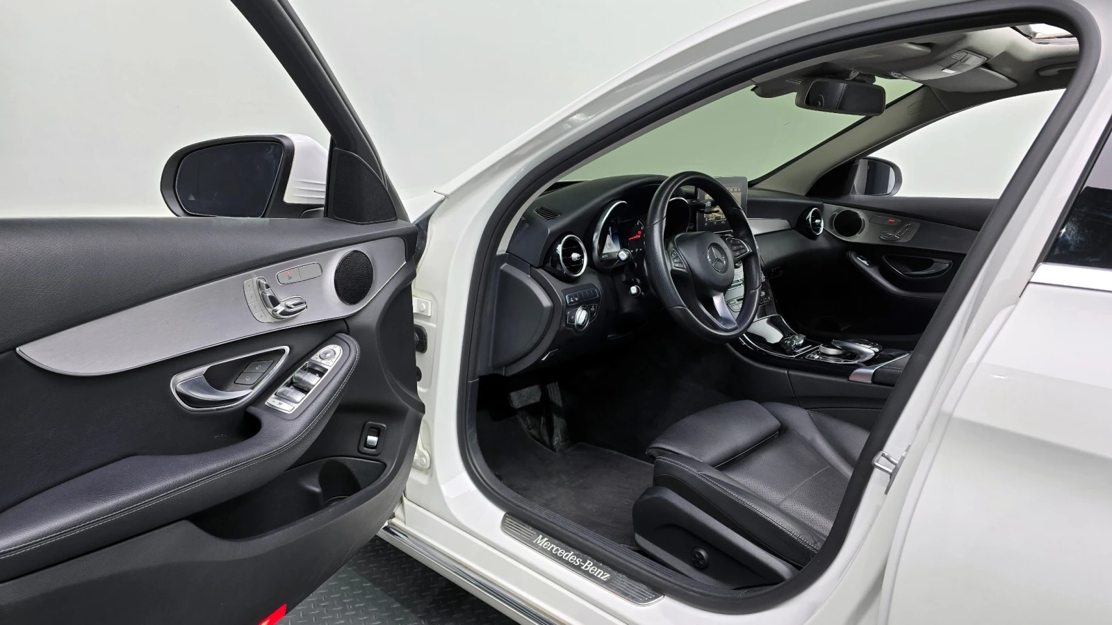 Mercedes-Benz C 200 C200 Avantgarde | HUD | MEMORY | Панорама, снимка 11 - Автомобили и джипове - 55432411