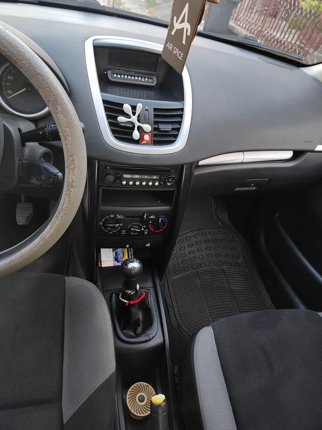 Peugeot 207, снимка 3 - Автомобили и джипове - 56049073
