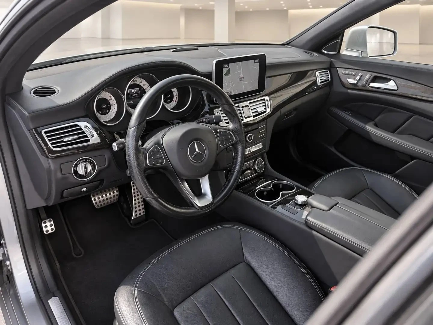 Mercedes-Benz CLS 400 AMG pkg Цена до България & АвтоКредит, снимка 8 - Автомобили и джипове - 56130228