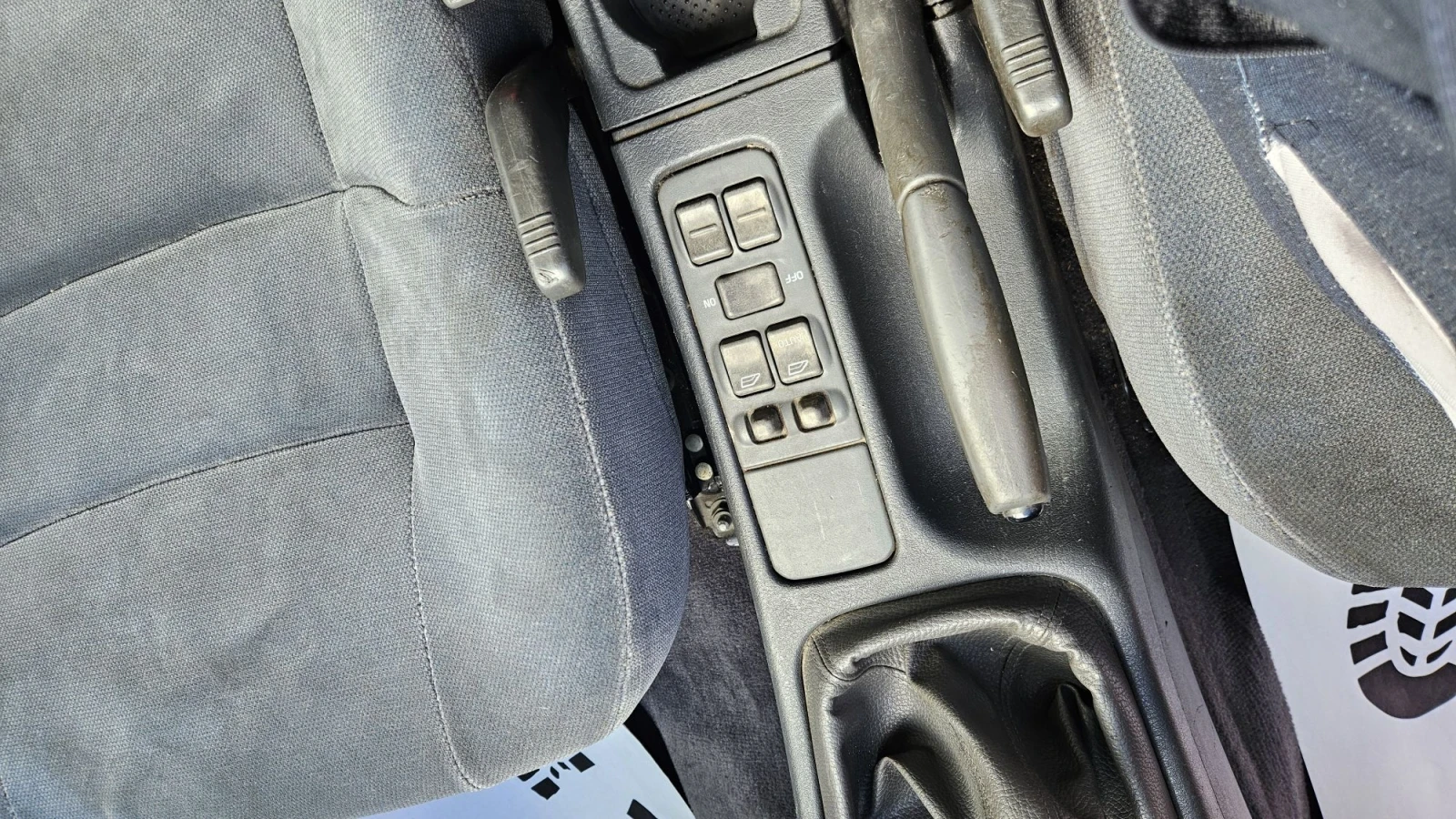 Volvo V40 1.8 i, снимка 12 - Автомобили и джипове - 56184612