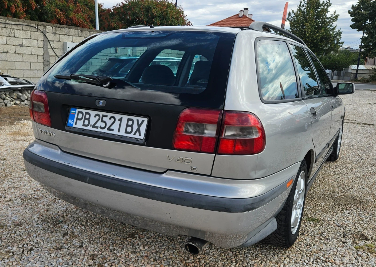 Volvo V40 1.8 i, снимка 5 - Автомобили и джипове - 56184612