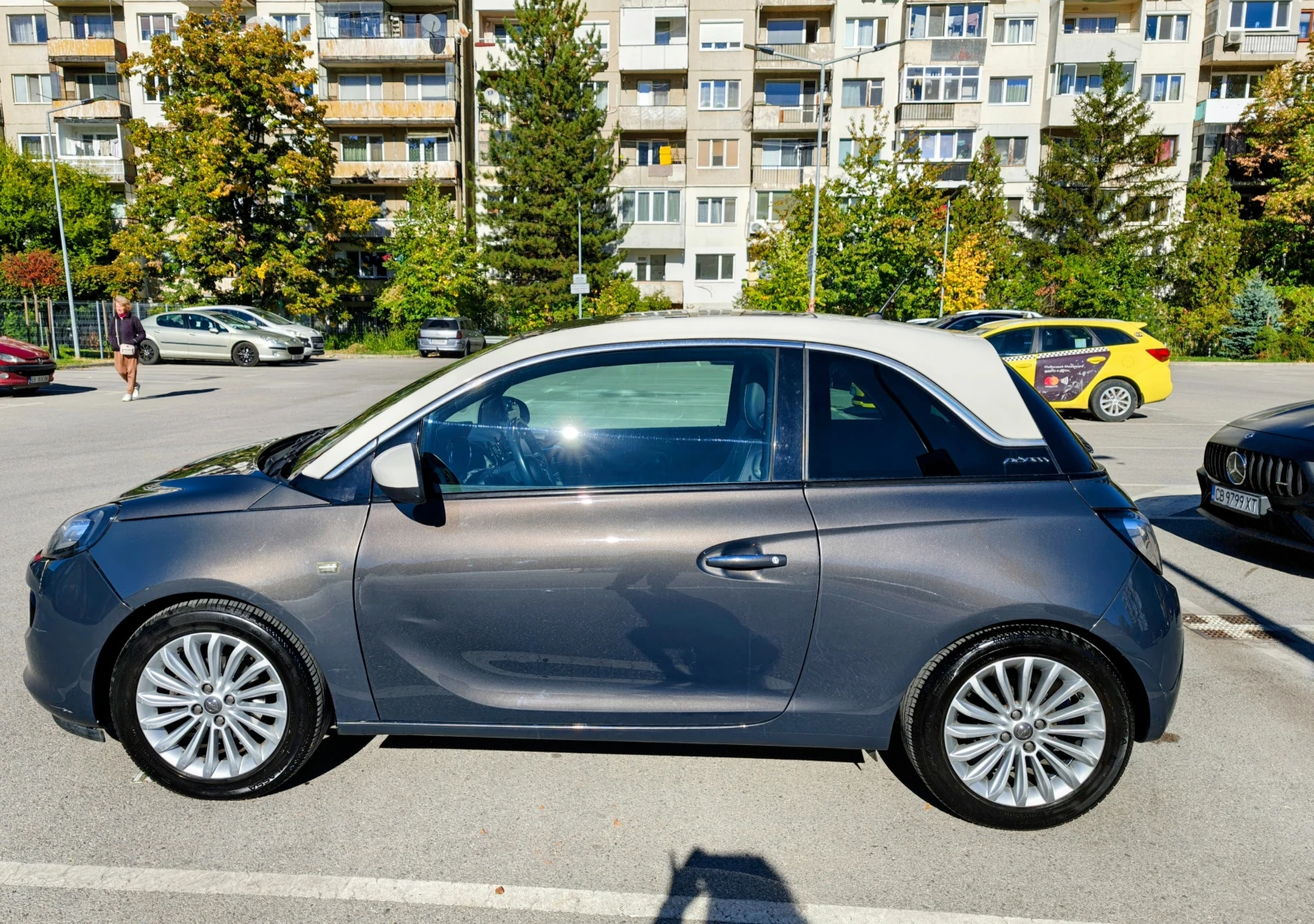 Opel Adam, снимка 2 - Автомобили и джипове - 56568385